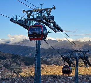 Línea_Roja_de_Mi_Teleférico_en_La_Paz,_Bolivia.jpg