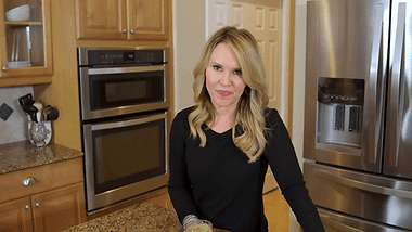 National Beauty Expert Michelle Phillips on FOX 13 News Tampa