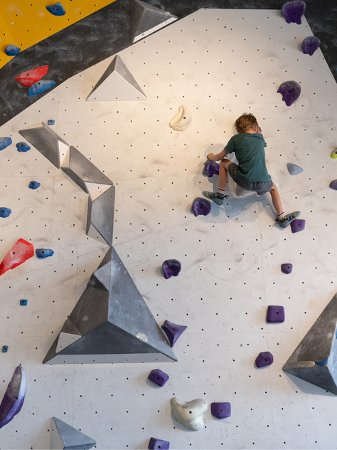 WHY YOUR KIDS SHOULD TRY ROCK CLIMBING