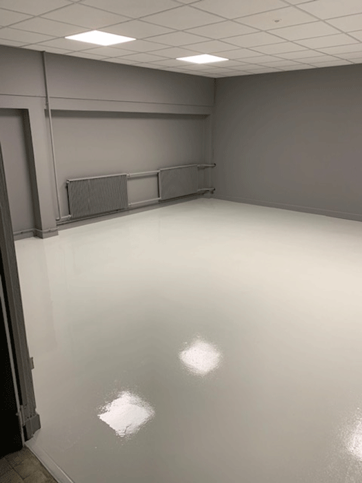 Réfection-vestiaire-sol-résine