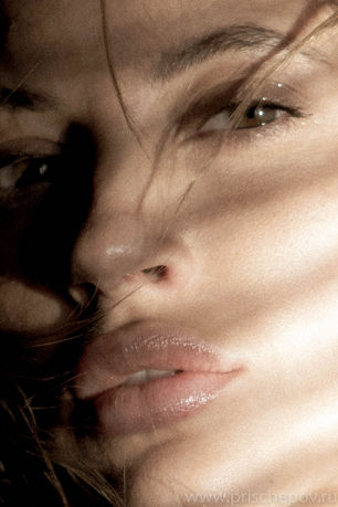 Editorial: Taya Vais, By Alexander Prischepov