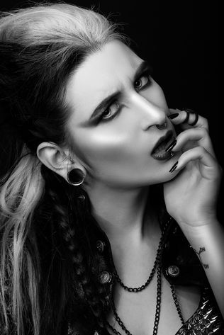 Interview: Model Mellifère Hammamélice (France)
