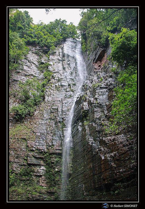 Haut de la cascade 1 réduit- Cadre Portrait - Sénégal copie.jpg