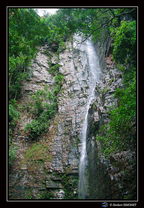 Cascade haut 1 réduit - Cadre Portrait - Sénégal copie.jpg