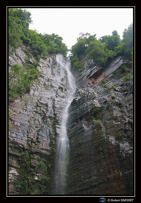 Cascade vue du bas réduit - Cadre Portrait 2 - Sénégal copie.jpg