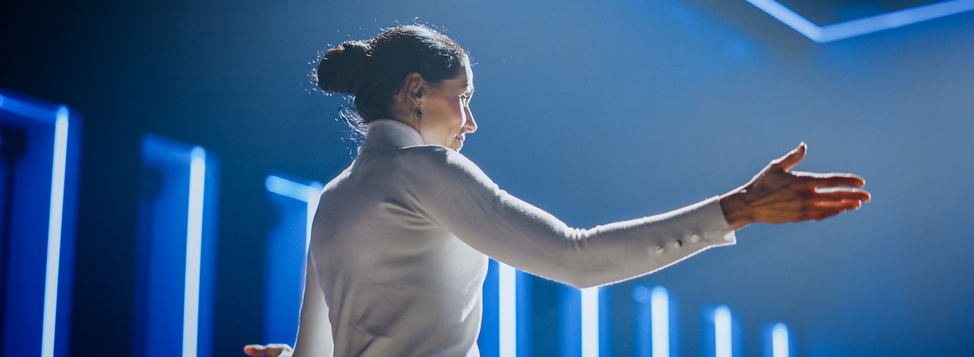 Gesturing Speaker_edited.jpg