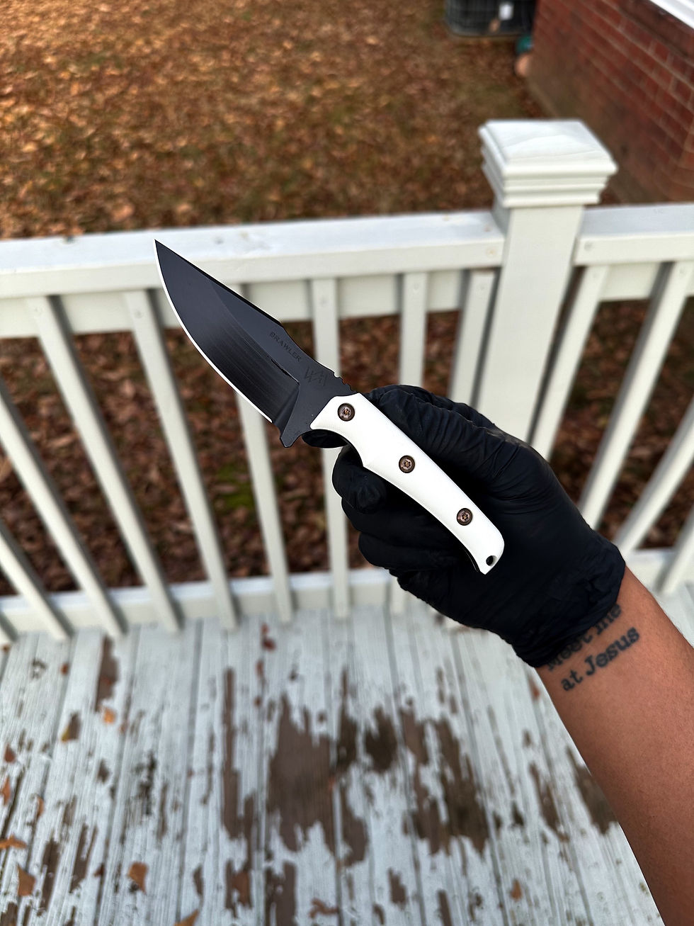 Thumbnail: Brawler (White G10/Black Nitride)