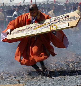 5月　多気山火渡り（宇都宮観光ナビ）.jpg