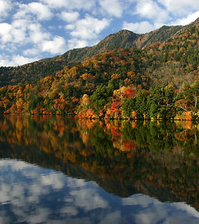 紅葉　湯ノ湖　旅ナビ.jpg