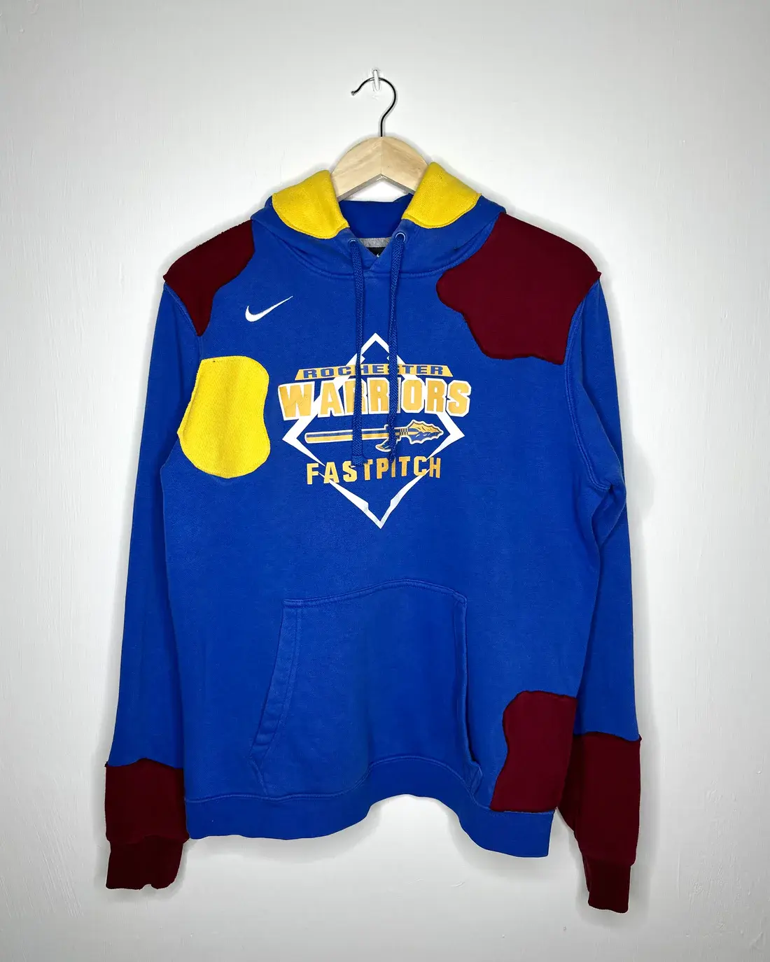 B3UPCYCLE: NIKE “BOUNCE” HOODIE