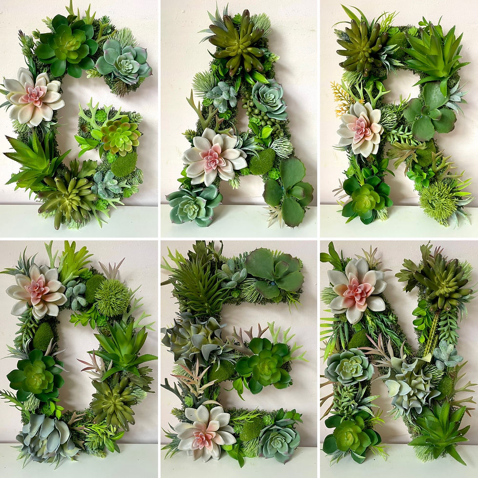 Miniatura: faux succulent wall hanging