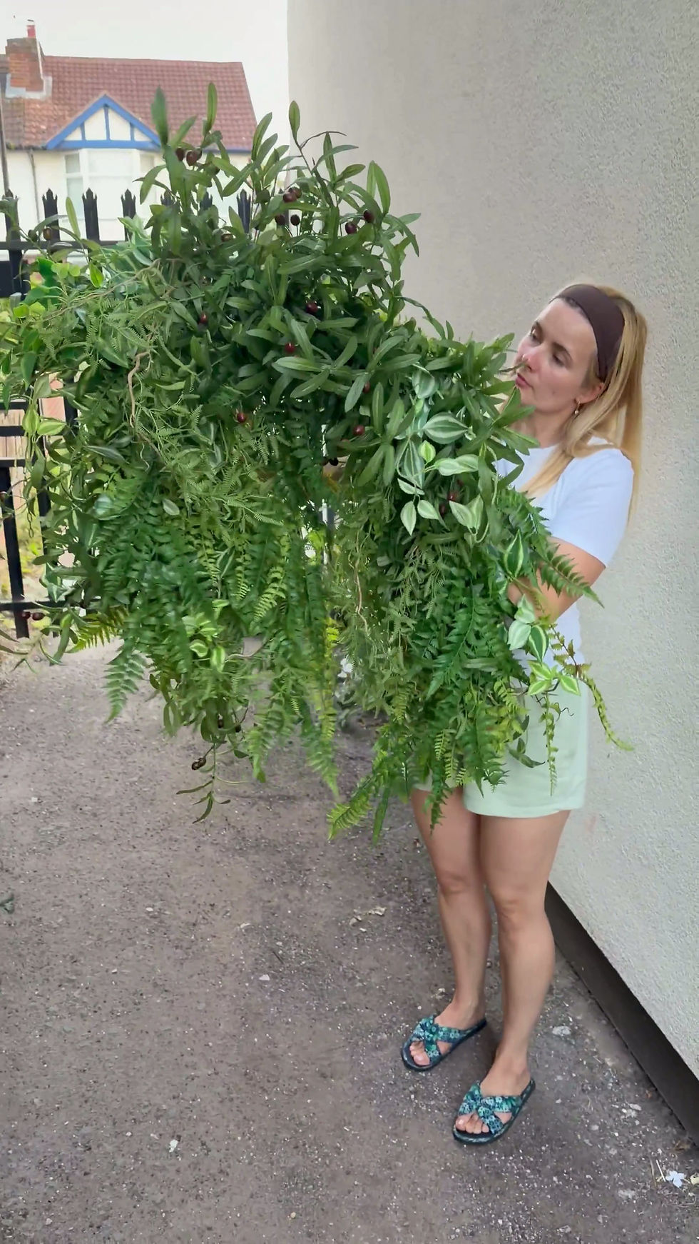 Miniature : Luxury faux olive and fern greenery garland with realistic mixed botanical foliage.