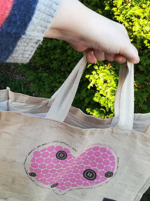 Why I carry shopping bags with my left hand!