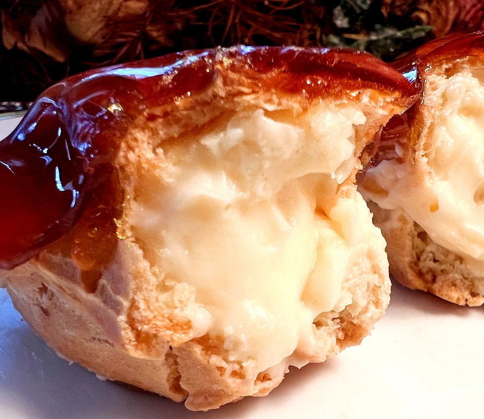 Thumbnail: Creme Brulee / Chocolate Eclair