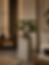 Modern salon dekorasyonunda kullanılan premium yapay bonsai ağaç ve mimari beton saksı tasarımı