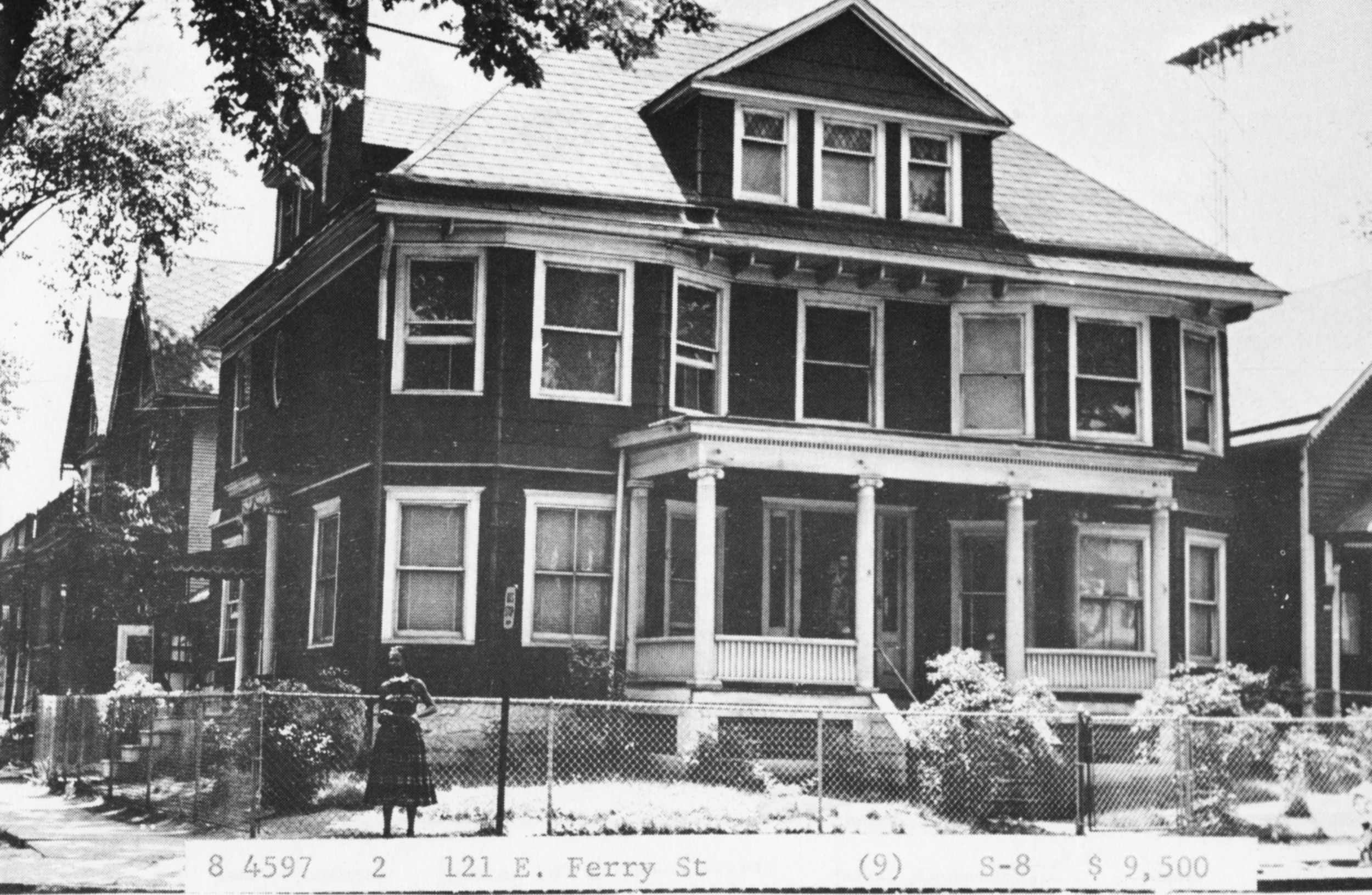 121 E Ferry
