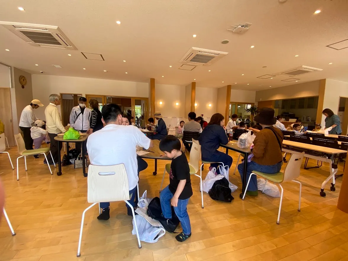 Carp streamer (Koinobori) and food festival in Usuki