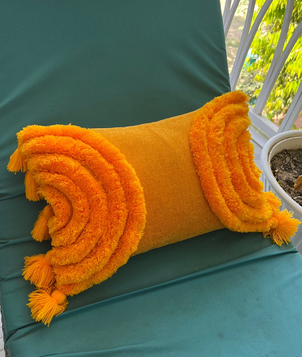 Pikkukuva: Maximalist or Minimalist - This cushion does the job