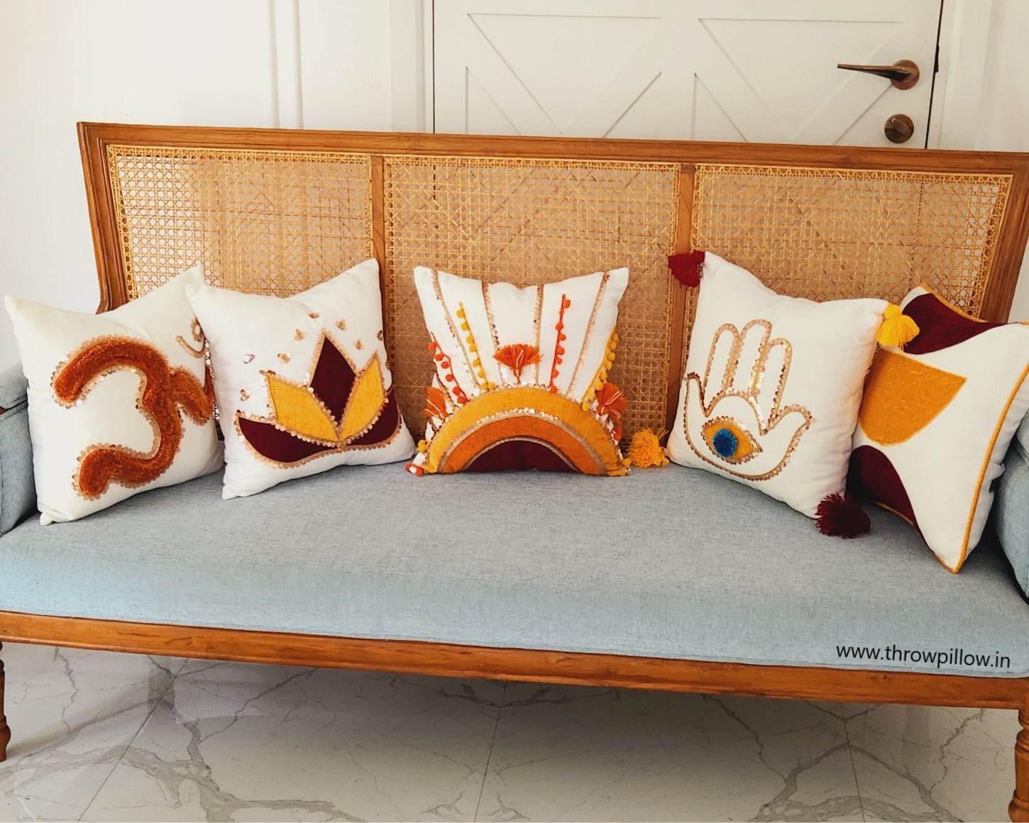 Cozy Cushion Cover for Relaxation