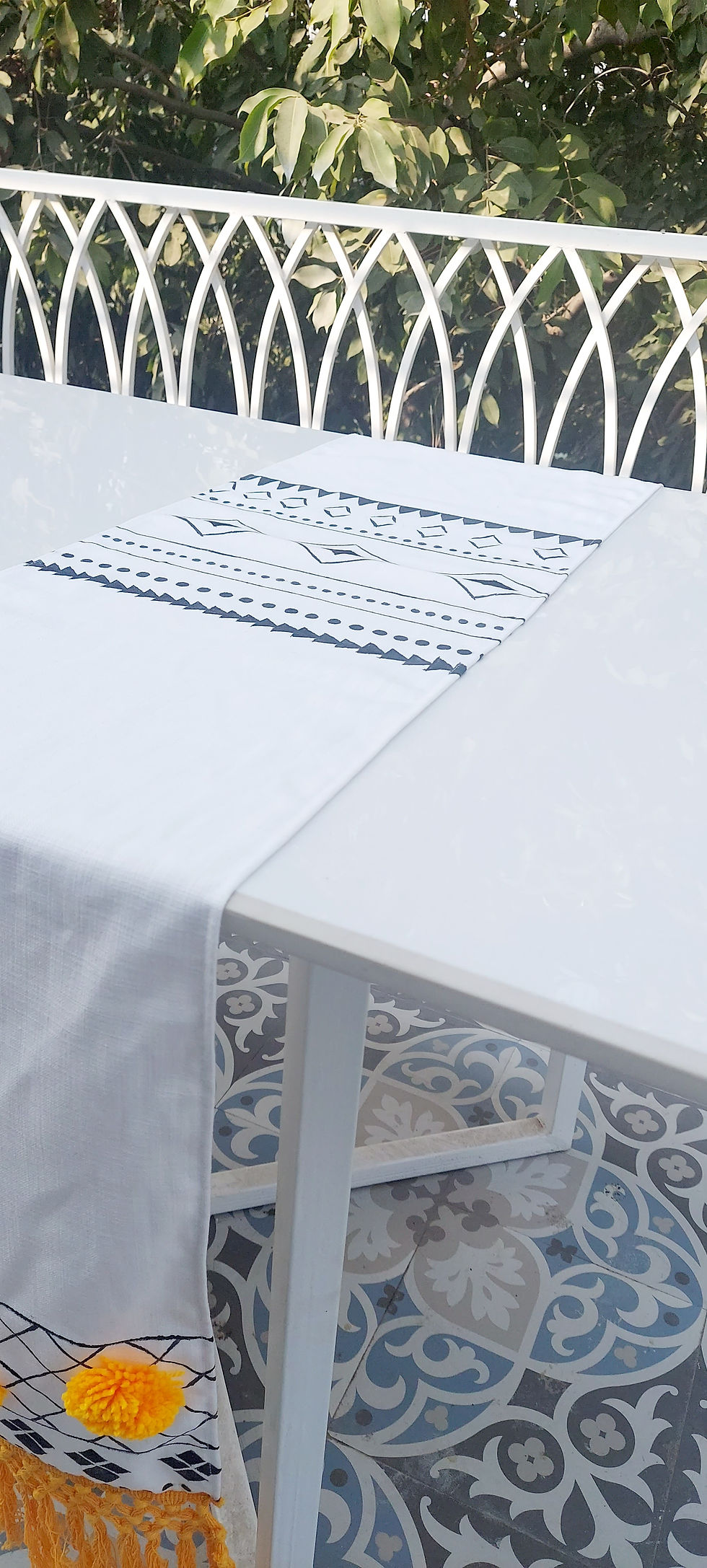 Miniatură: Vibrant Yellow Boho Table Runner for Outdoor Entertaining