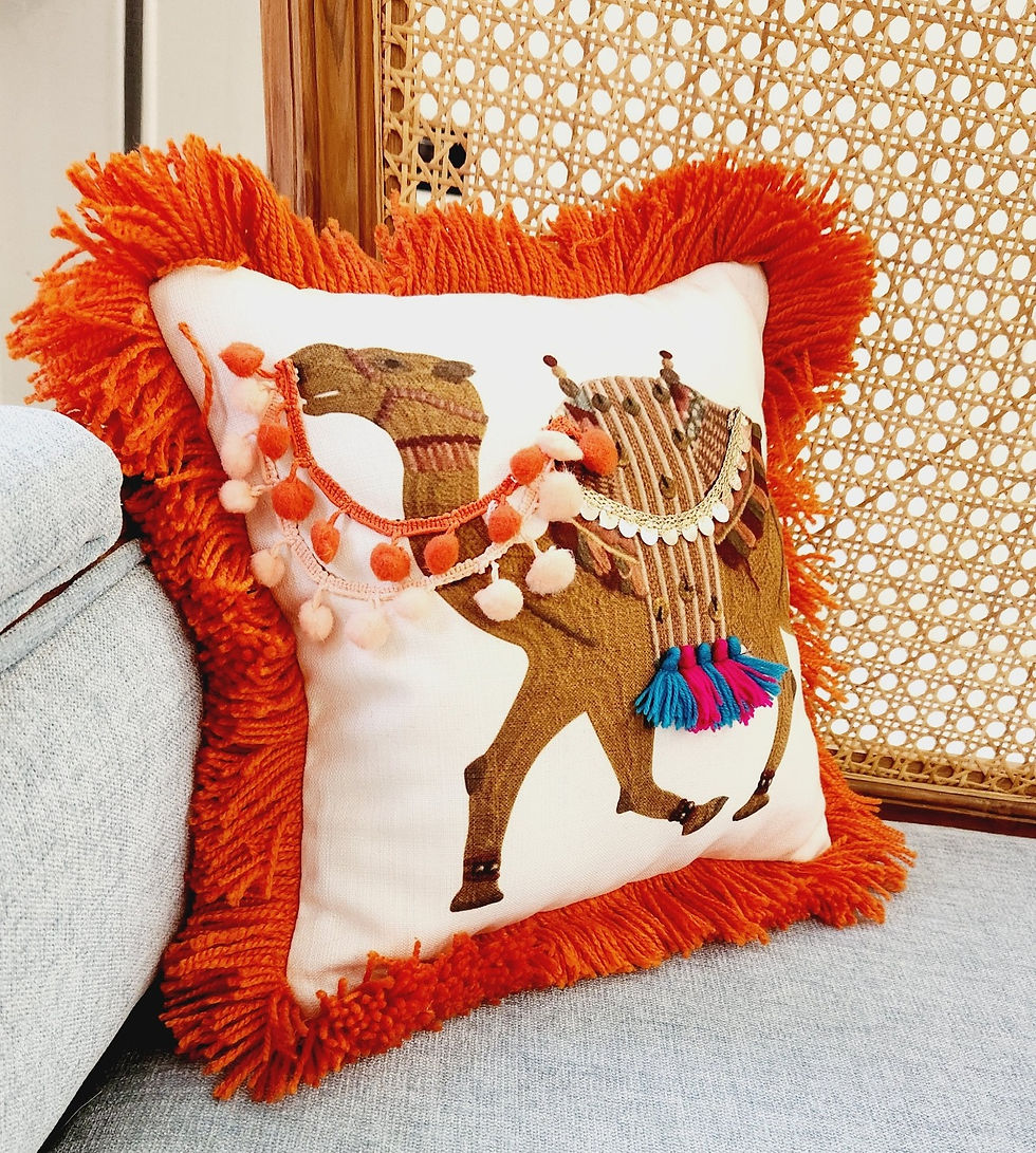 Miniatiūra: Camel Fringe Cushion Cover