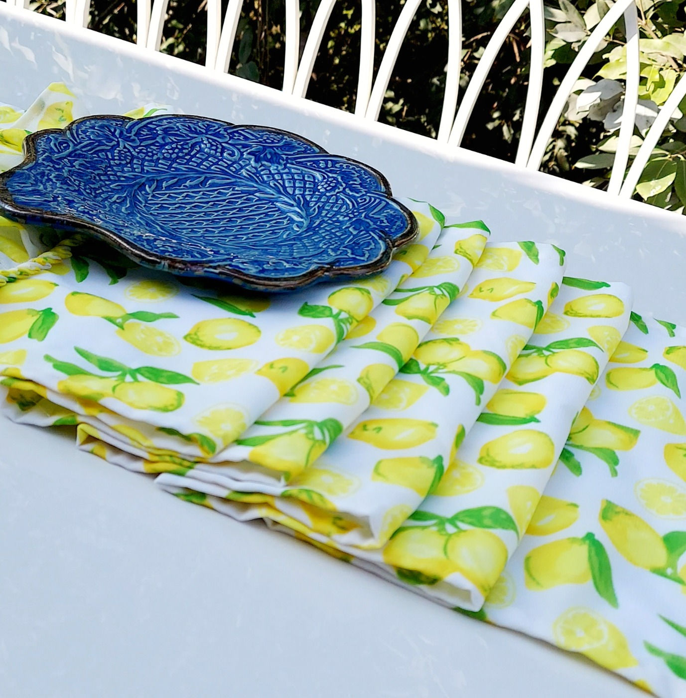 Stylish and affordable lemon print table runner for your dining room or kitchen.