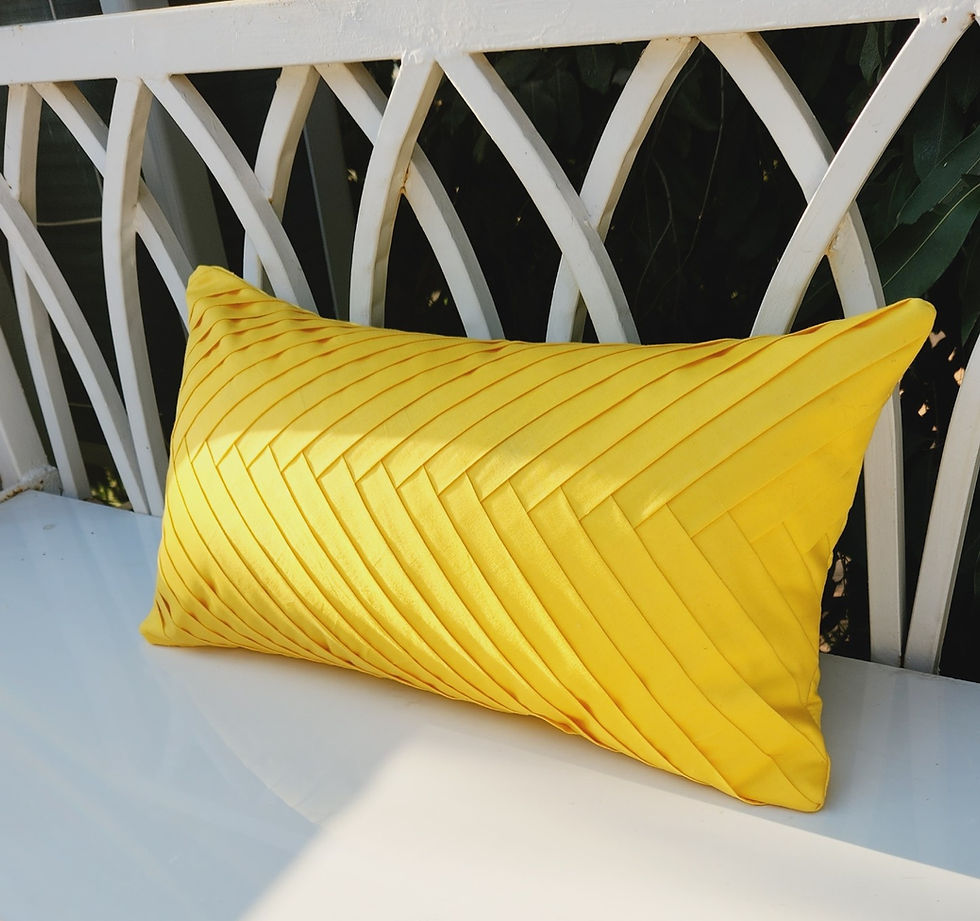 섬네일: Yellow Pillowcase