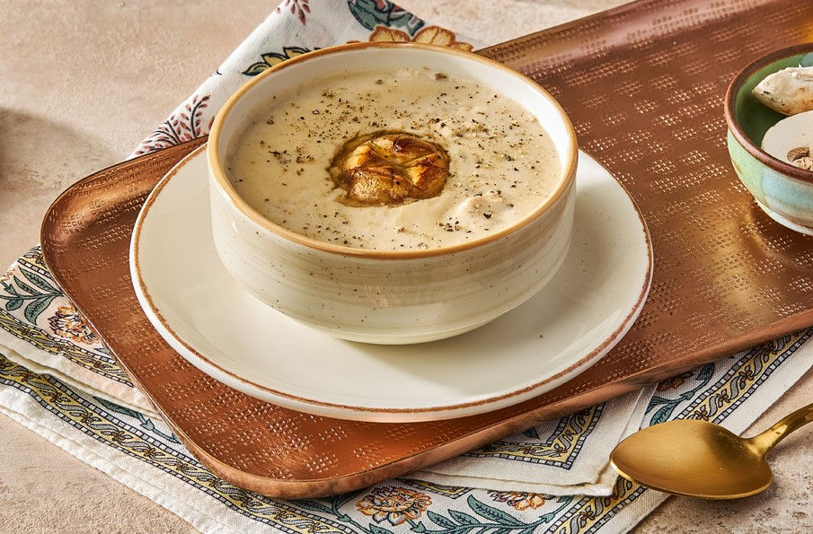 Tavuklu Mantar Çorbası / شوربة الدجاج والمشروم