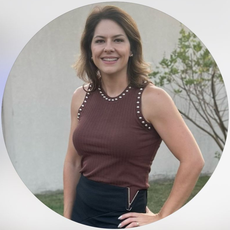 Juliana Pencht_edited.jpg