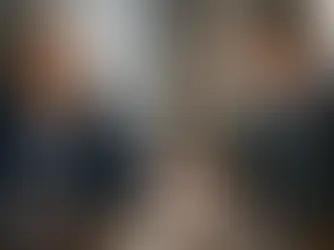 Executivos conversando em reunião privada