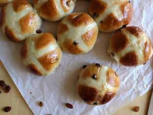 HOT CROSS BUNS
