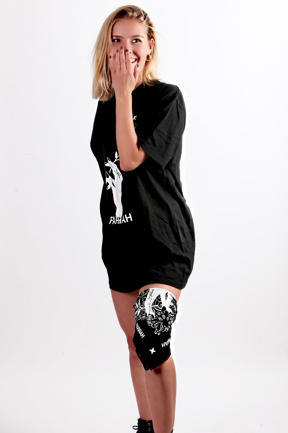Thumbnail: FARЯAH ROSE T-SHIRT IN B&W