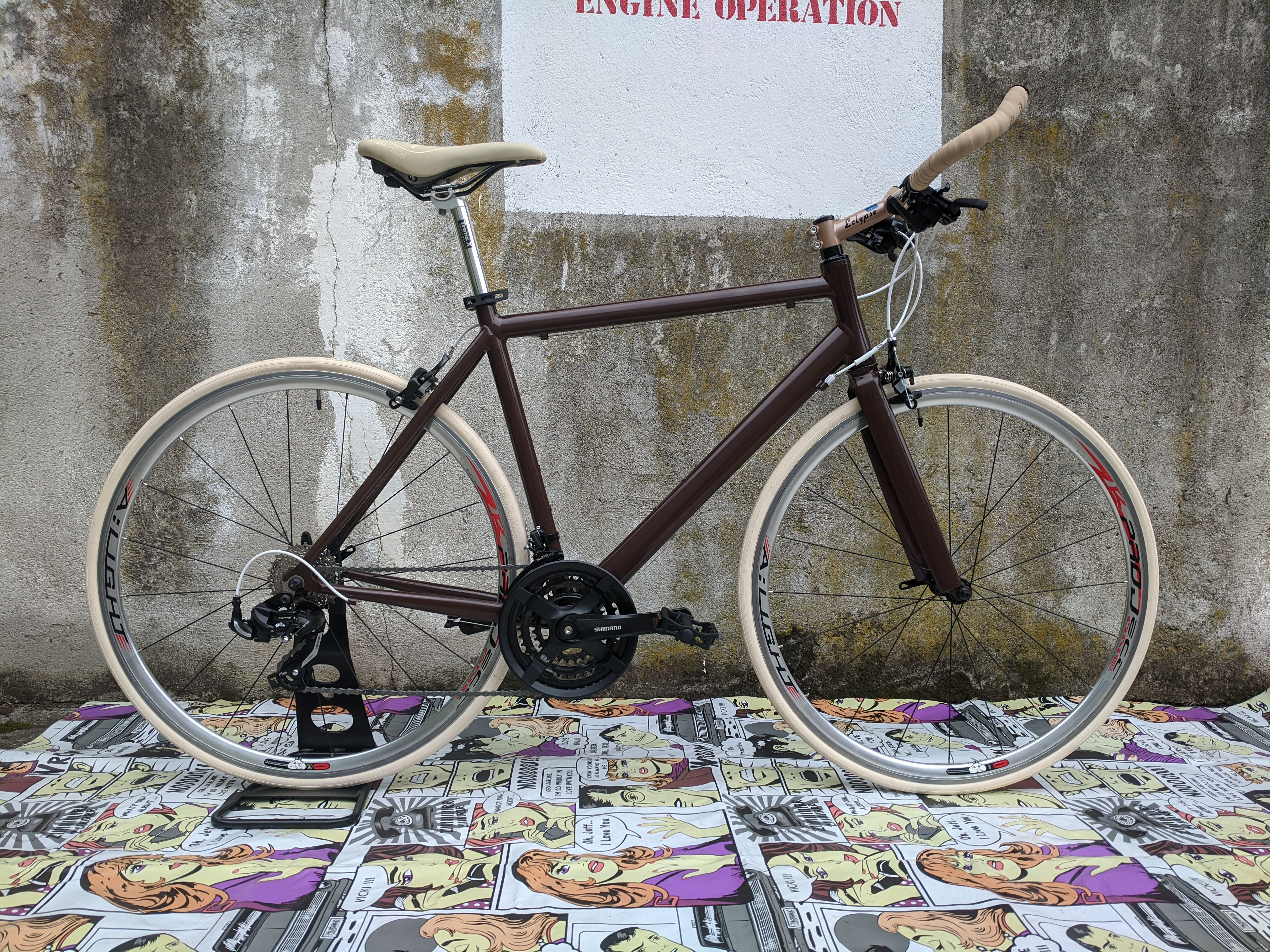 Bici ibrida su telaio Corsa,manubrio Bullhorn,Custom,Forcella Aero