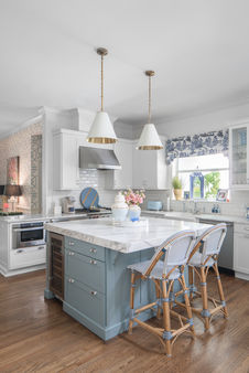 Tampa Florida Interior Designer Kitchen by Hendrickson Interior Design