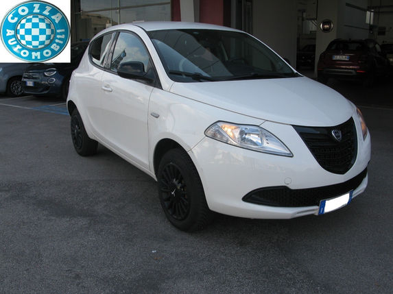 Scopri un'occasione autoLancia Ypsilon 0.9 TwinAir 85 CV 5 porte Metano Ecochic Silverda Cozza Automobili Montecchio Maggiore – Vicenza