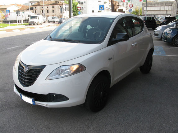 Scopri un'occasione autoLancia Ypsilon 0.9 TwinAir 85 CV 5 porte Metano Ecochic Silverda Cozza Automobili Montecchio Maggiore – Vicenza