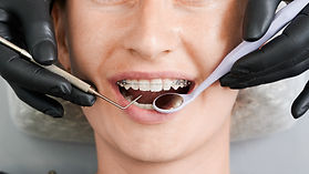 Controlli periodi per monitoraggio dell'apparecchio per i denti presso Nuovo Centro Medico Euganeo dentista a Battaglia Terme