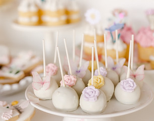 cake pops_edited.jpg