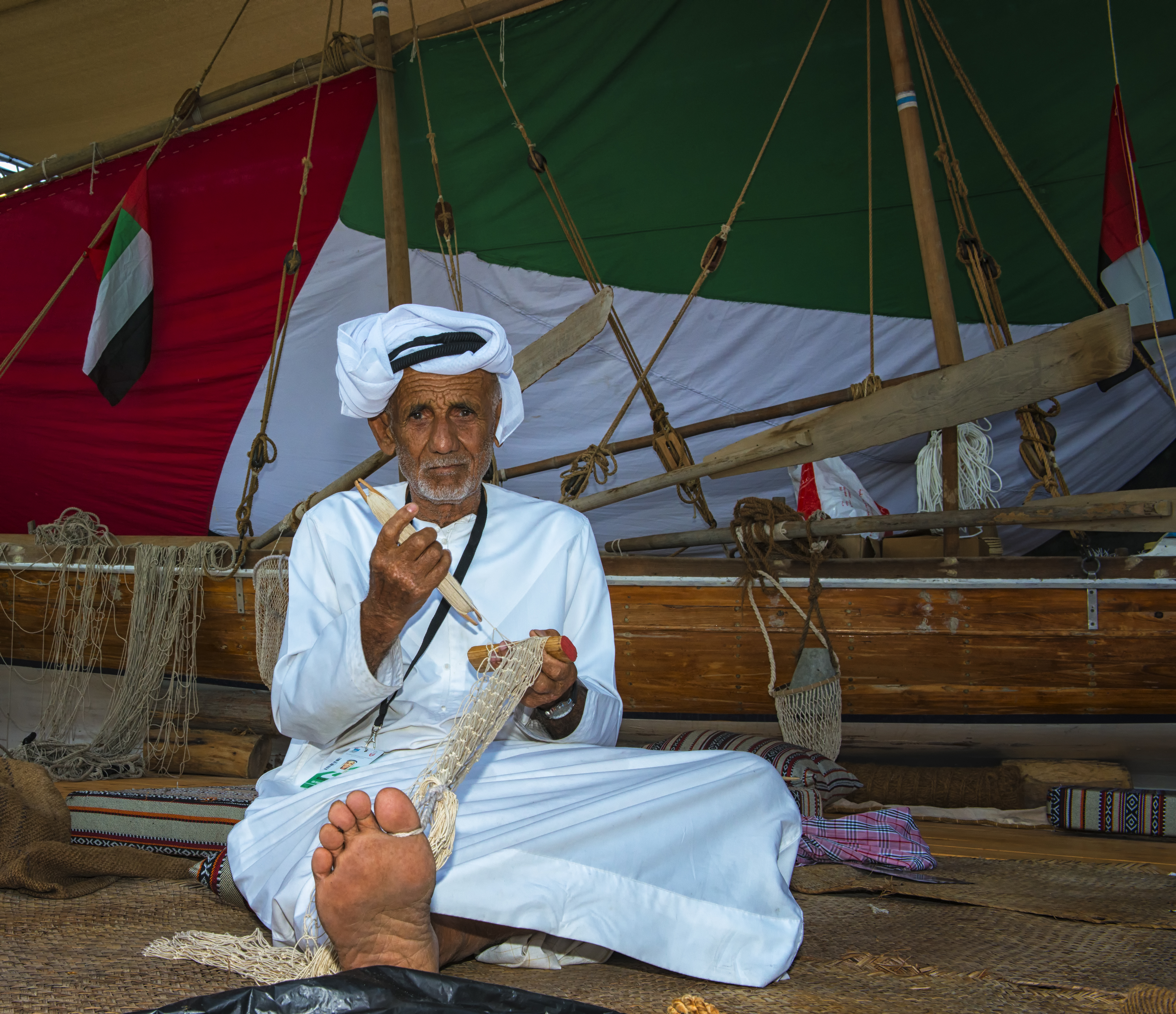 Making a fishing net at F1