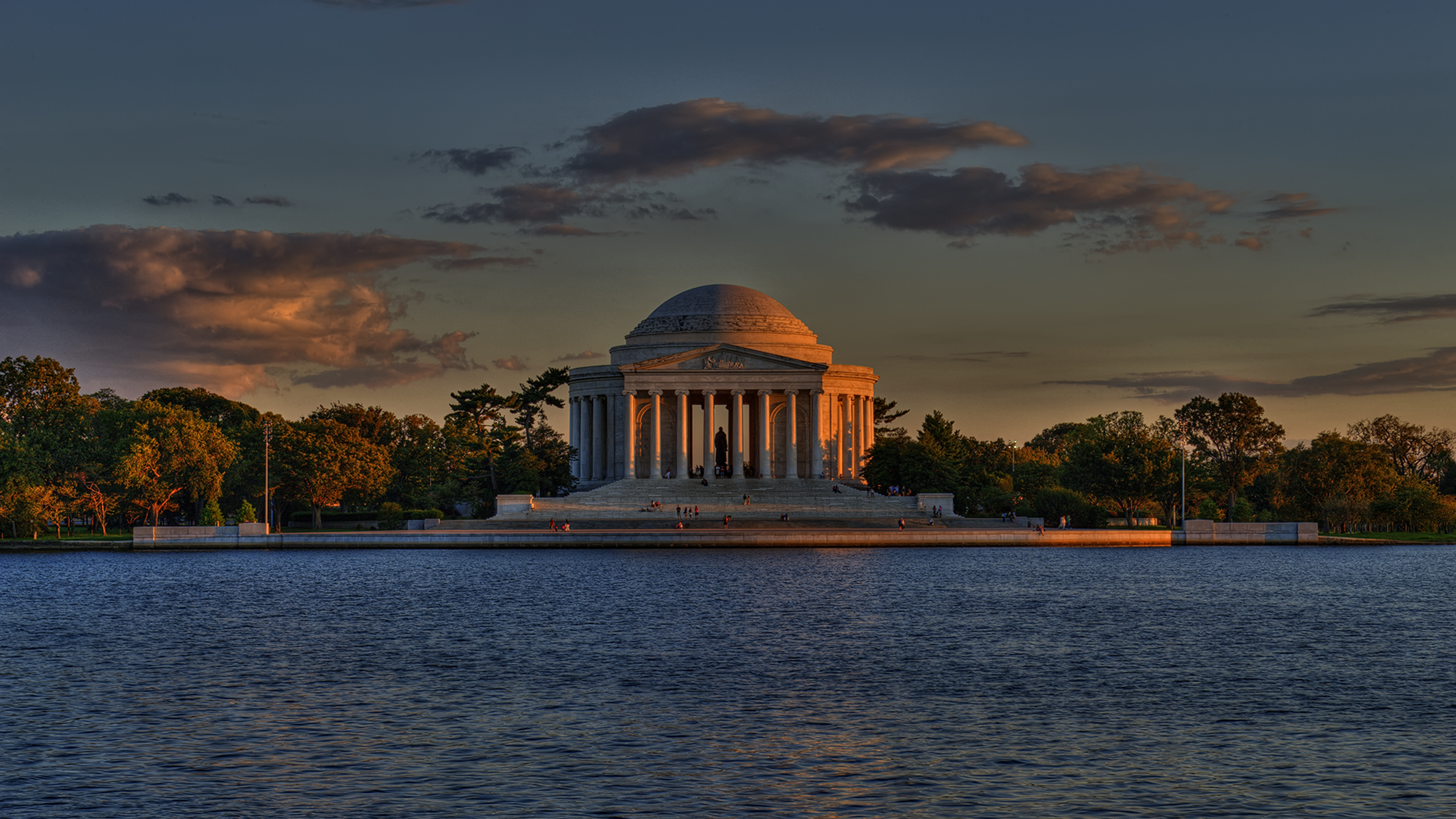 Jefferson Memorial at sunset