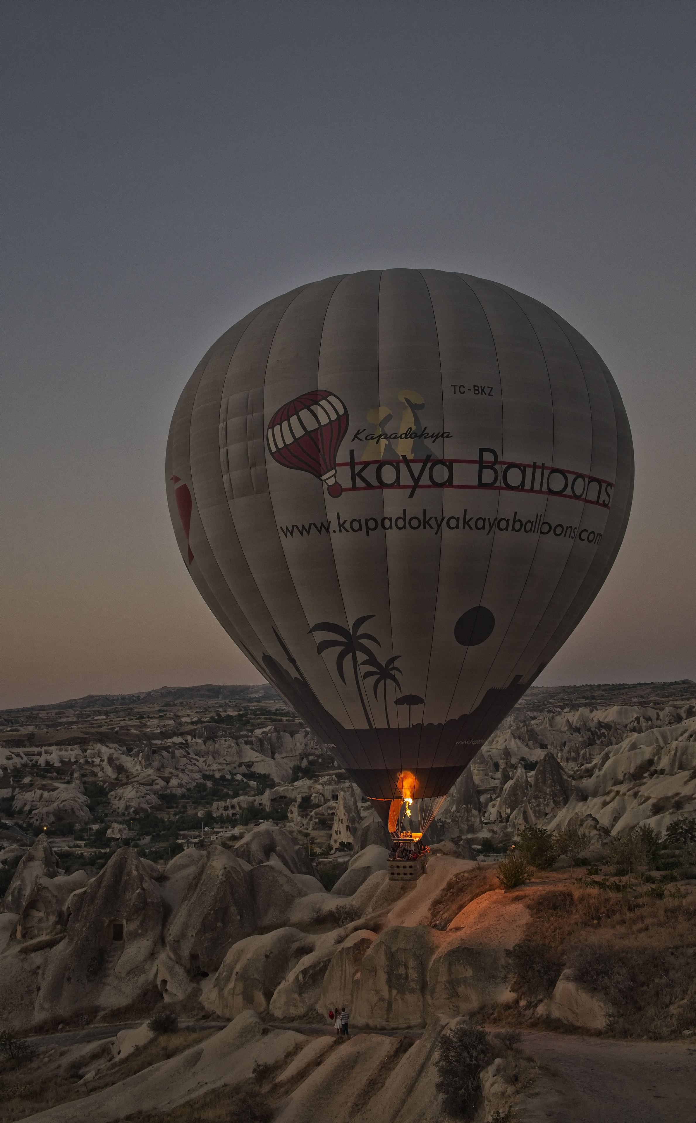 Morning balloon flight