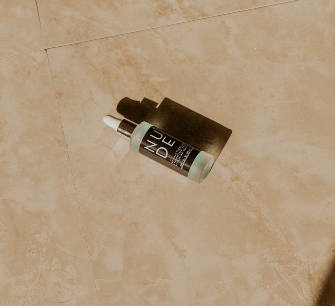 THE FRACTIONATED HYALURONIC ACID HYDRATING SERUM
