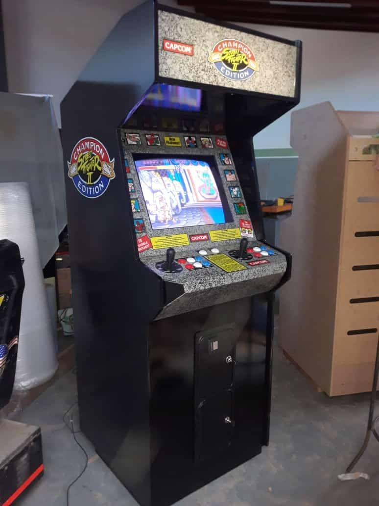 Gabinete Clássico CRT 20" Street Fighter 2 Champion Edition