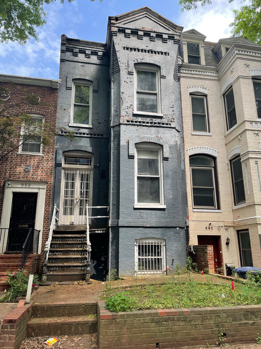 951 25TH STREET NW