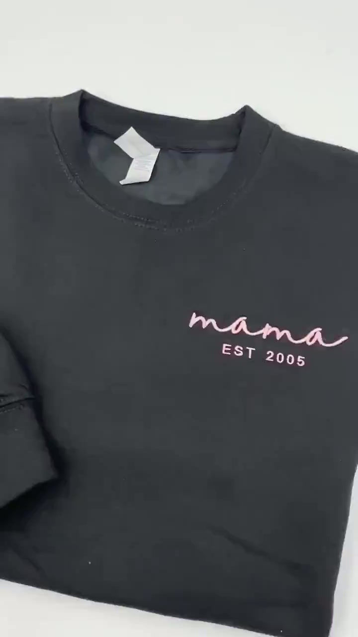 Thumbnail: Elegant Mama Sweatshirt with kids initials on the sleeve inside hearts