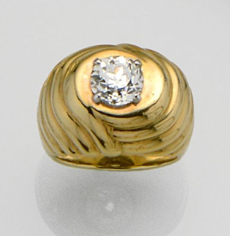Boucheron_-_Bague_Dôme_en_or_jaune_et_di