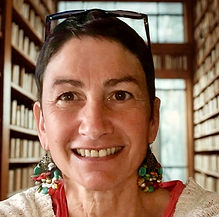 photo Anne_edited.jpg