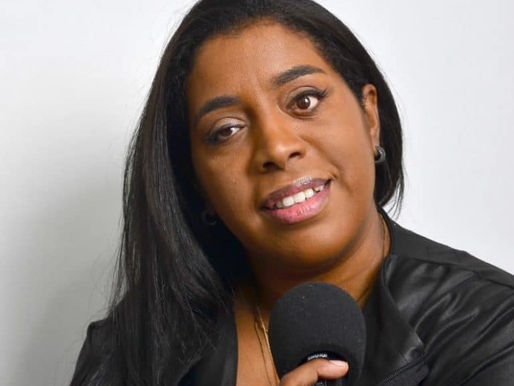Comediante Tatá Mendonça denuncia assédio durante show de stand-up em SP
