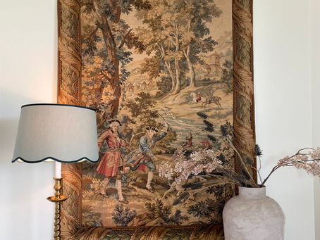 🧵The $8 Mystery Tapestry That Went Viral (and Stirred Up Some Drama)