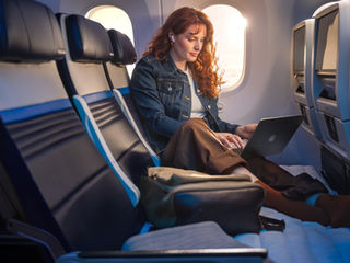 Dormir en turista, soñar en business: United revoluciona los vuelos largos